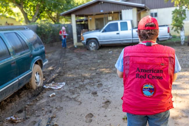 red cross volunteer